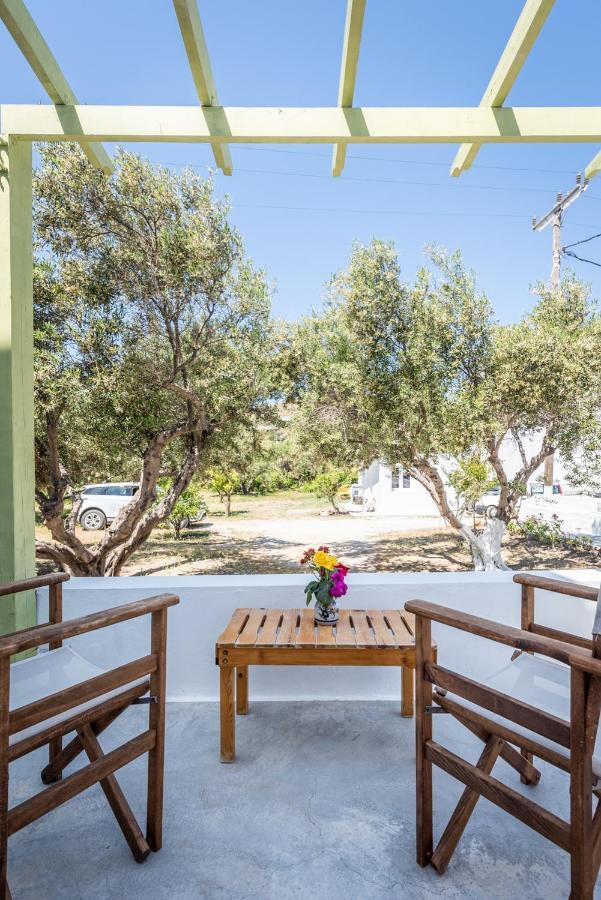 Pente Elies Milos Pollonia Exteriér fotografie